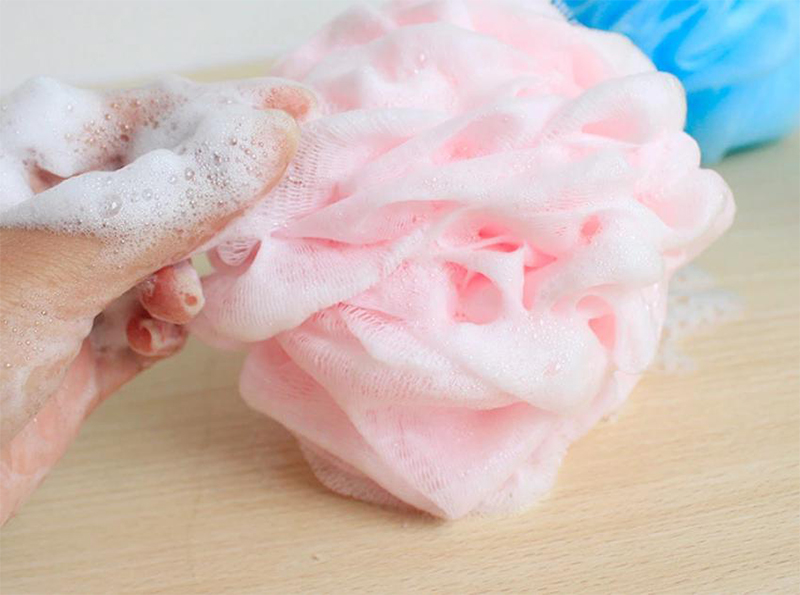 Polvo del cuerpo de las damas con bocanado