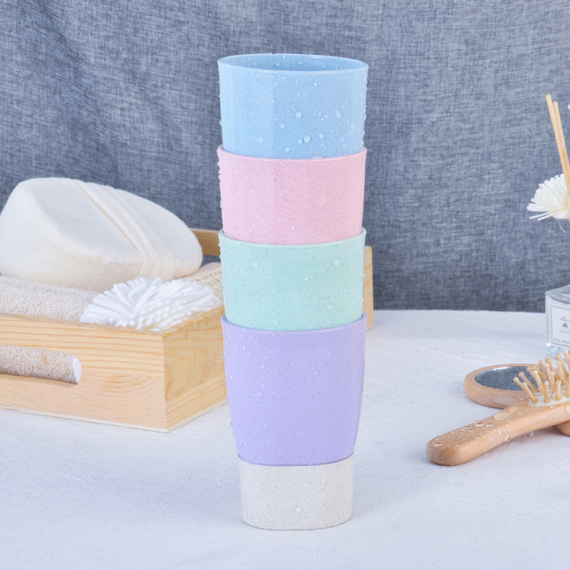 peque&ntilde;as tazas de enjuague bucal